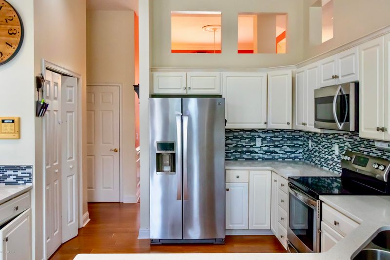 10180 Vineyard Lake Rd, Jacksonville, FL 32256