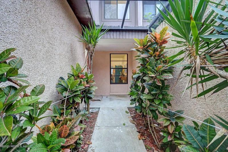 102 Sandcastle Ln, St Augustine, FL 32084