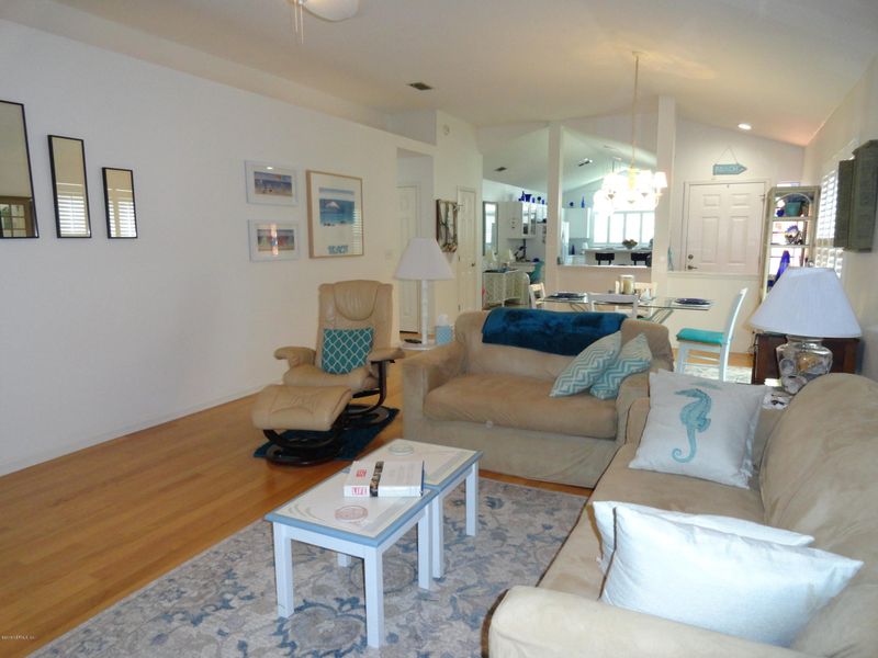 1020 Owen Ave, Jacksonville Beach, FL 32250