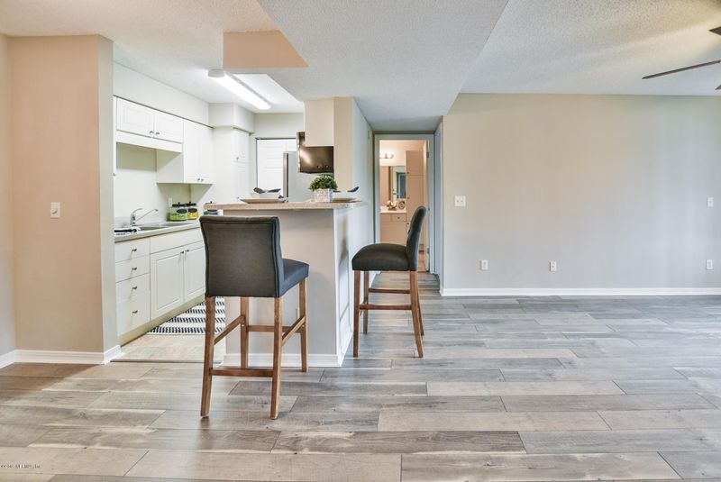 10200 Belle Rive Blvd #211, Jacksonville, FL 32256