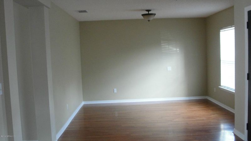 10215 Meadow Point Dr, Jacksonville, FL 32221