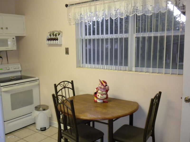 10216 Briarcliff Rd E, Jacksonville, FL 32218