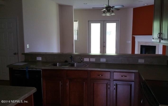 10237 Emma Lakes Dr, Jacksonville, FL 32257