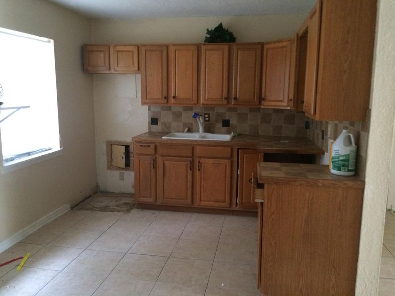 10243 Haverford Rd, Jacksonville, FL 32218