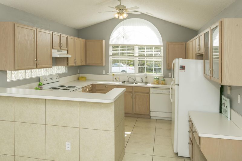 1025 Owen Ave, Jacksonville Beach, FL 32250