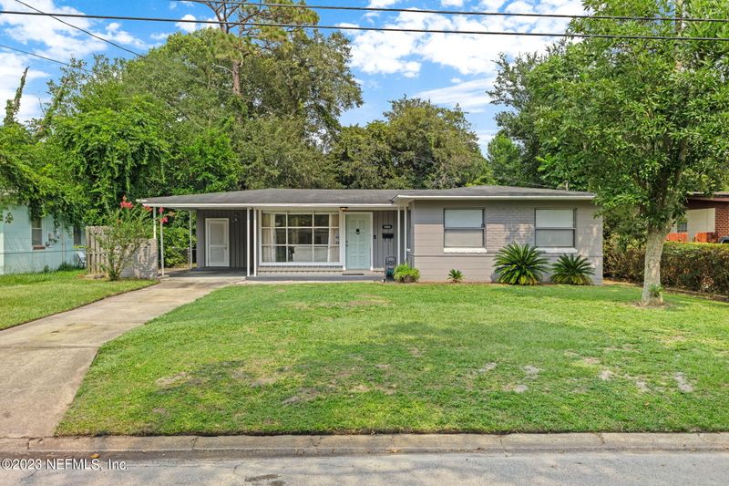 10253 Briarcliiff Rd E, Jacksonville, FL 32218