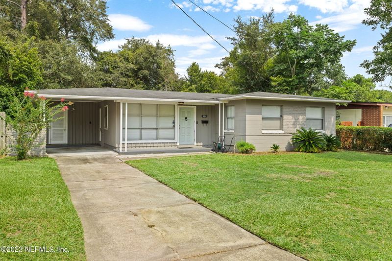 10253 Briarcliiff Rd E, Jacksonville, FL 32218