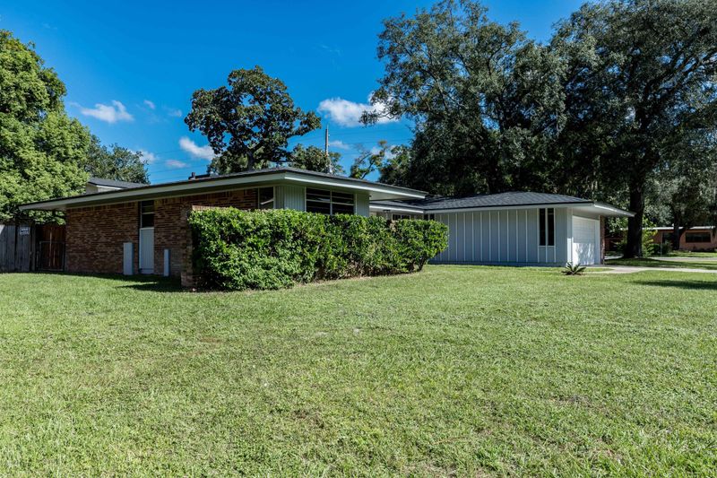 10254 Shoreview Dr S, Jacksonville, FL 32218
