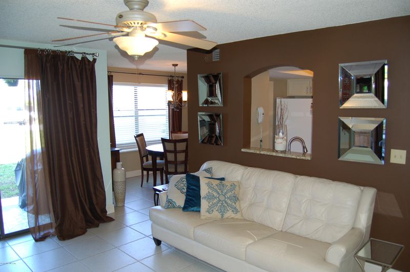 1030 4th St N #1B, Jacksonville Beach, FL 32250