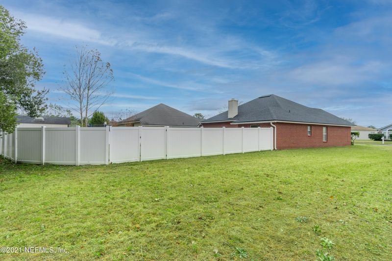 10304 Red Tip Rd, Jacksonville, FL 32218