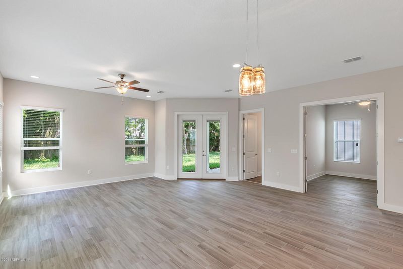 1031 Ruth Ave, Jacksonville Beach, FL 32250
