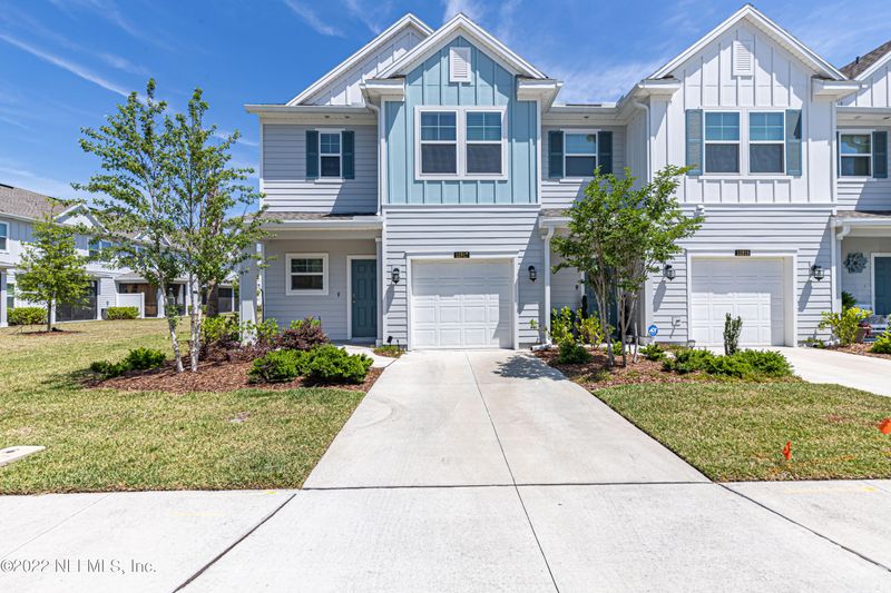10317 Benson Lake Dr, Jacksonville, FL 32222