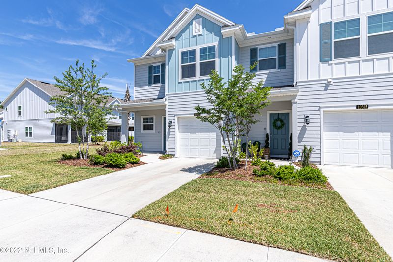 10317 Benson Lake Dr, Jacksonville, FL 32222