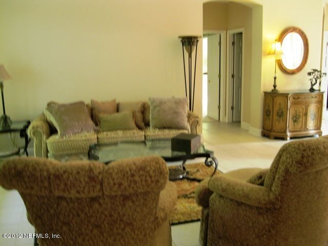 10318 Cypress Lakes Dr, Jacksonville, FL 32256