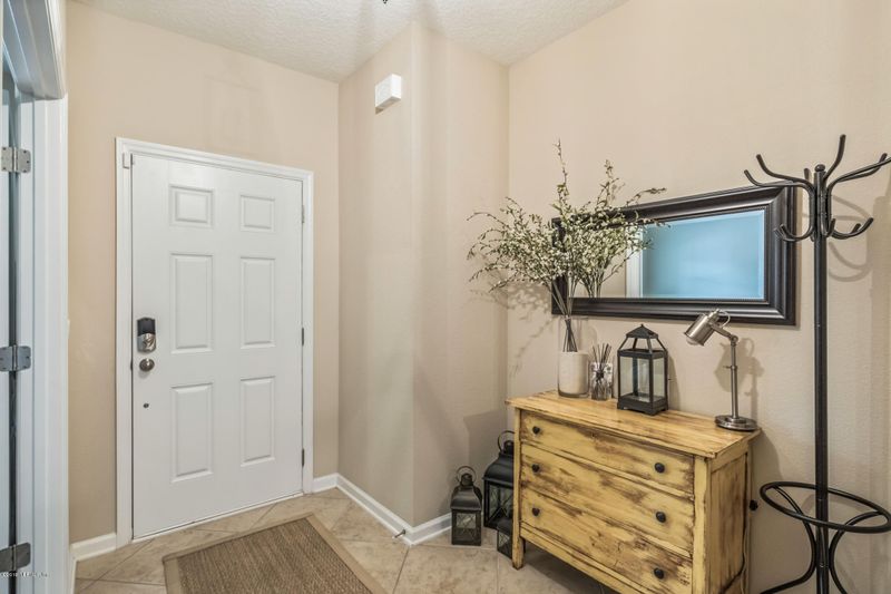 10321 Oxford Lakes Dr, Jacksonville, FL 32257