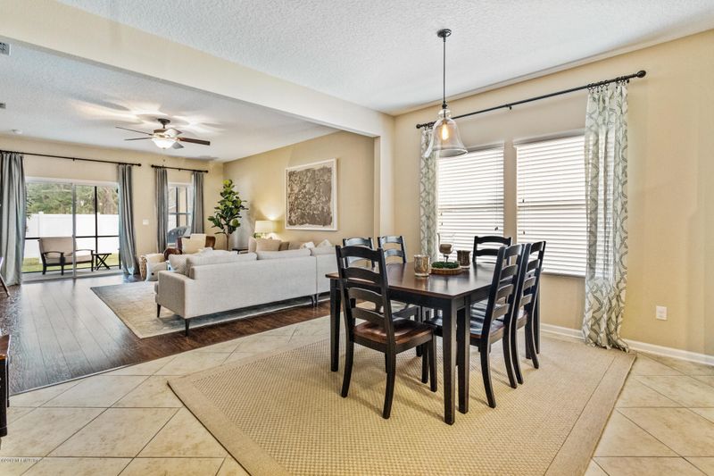 10321 Oxford Lakes Dr, Jacksonville, FL 32257