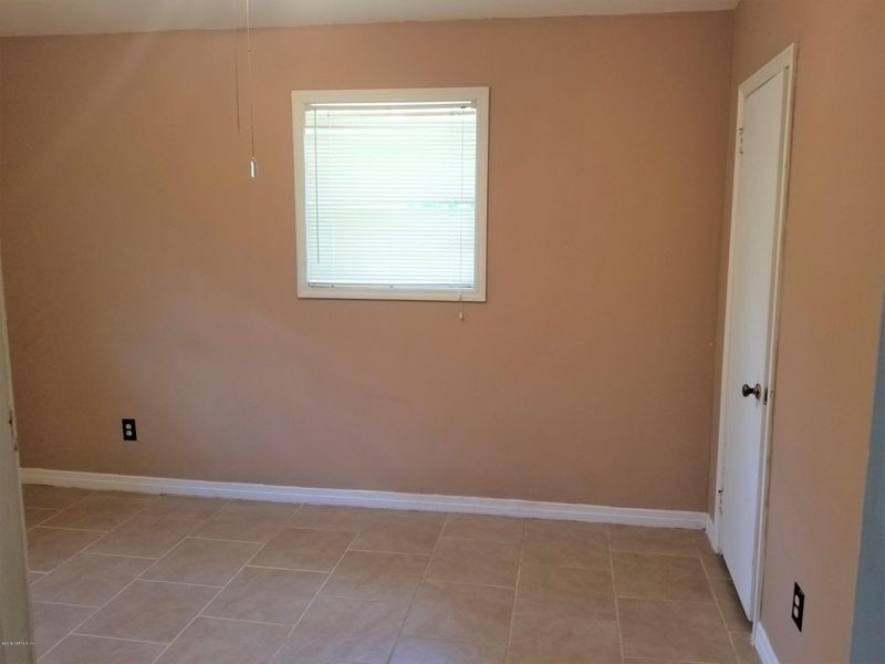 10348 Swarthmore Dr, Jacksonville, FL 32218