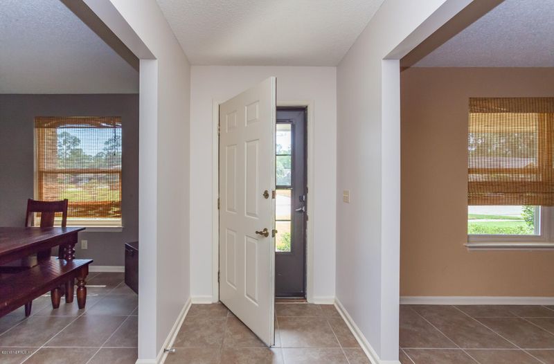 10359 Huntington Forest Blvd E, Jacksonville, FL 32257