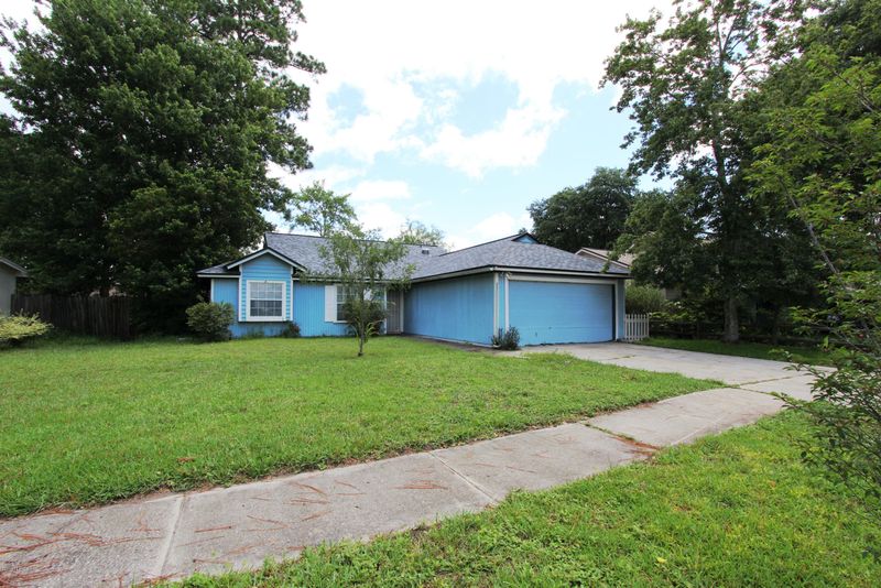 10369 Elderberry Dr S, Jacksonville, FL 32257