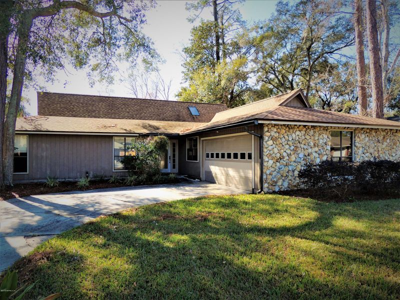10374 Sequoya Dr, Jacksonville, FL 32257