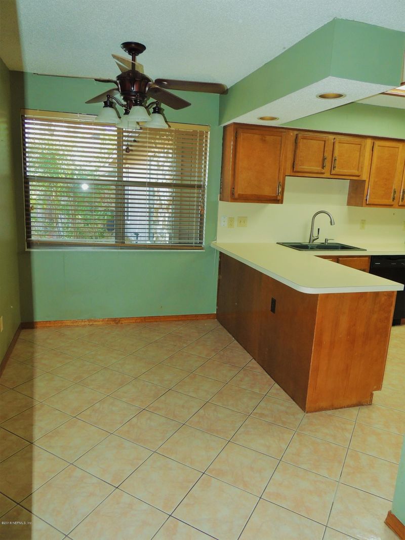 10374 Sequoya Dr, Jacksonville, FL 32257