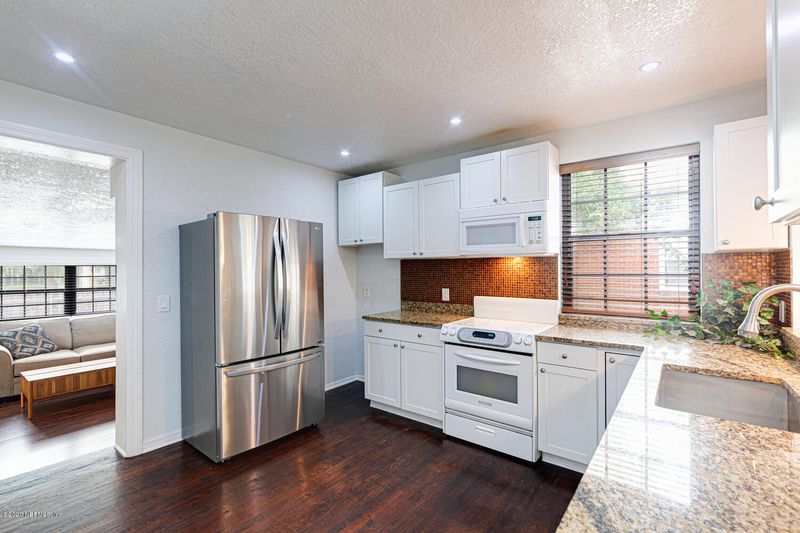 1038 Willis Dr, Jacksonville, FL 32205