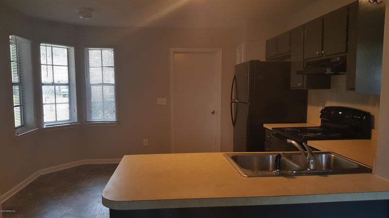 1039 Cove Landing Dr, Jacksonville, FL 32233