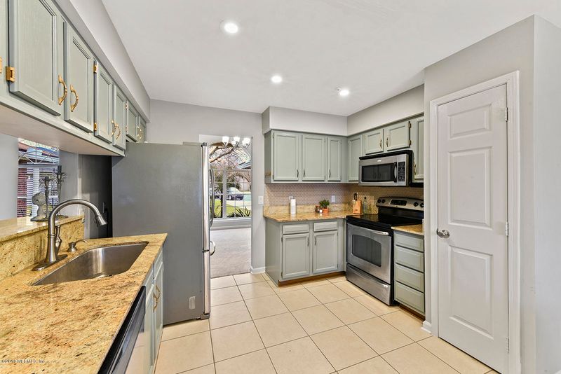 10390 Triple Crown Ave, Jacksonville, FL 32257
