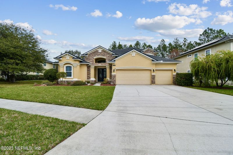 104 Chatsworth Dr, St Johns, FL 32259