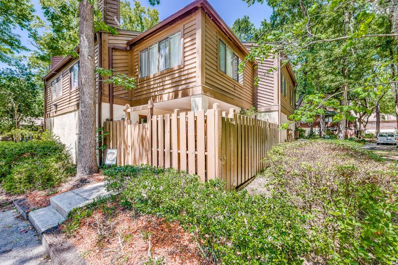 10404 Big Tree Cir W, Jacksonville, FL 32257