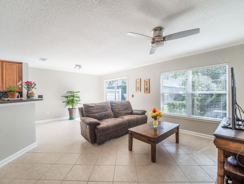 1041 N Black Cherry Dr, St Johns, FL 32259