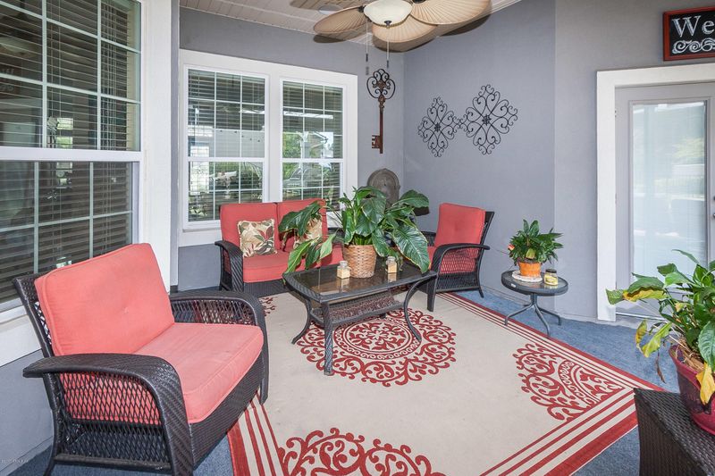 1043 Southern Hills Dr, Orange Park, FL 32065