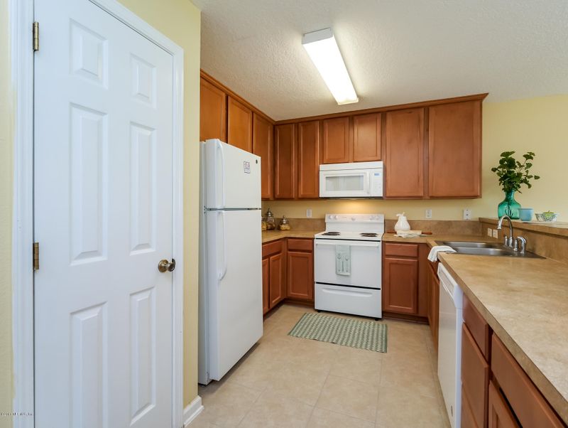 1044 Black Cherry Dr N, St Johns, FL 32259