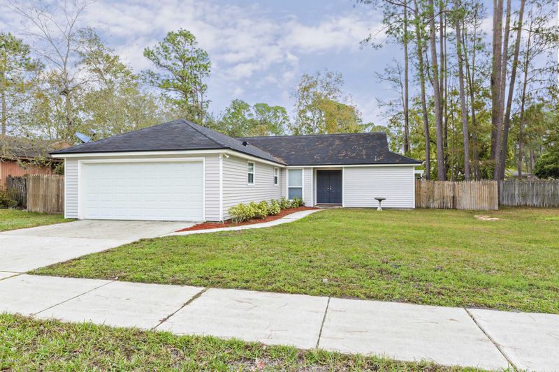 10445 Docksider Dr E, Jacksonville, FL 32257