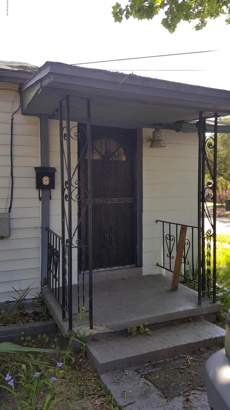 1045 24th St W, Jacksonville, FL 32209