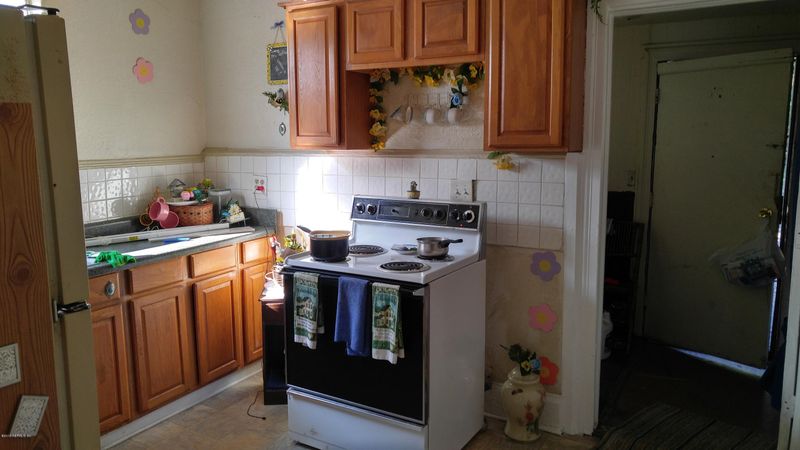 1045 8th St W, Jacksonville, FL 32209