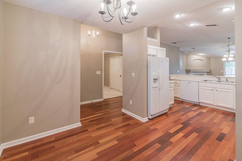 1045 Buttercup Dr, Jacksonville, FL 32259