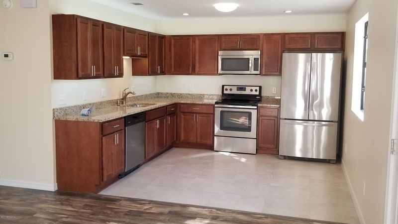 1045 Stocks St, Atlantic Beach, FL 32233