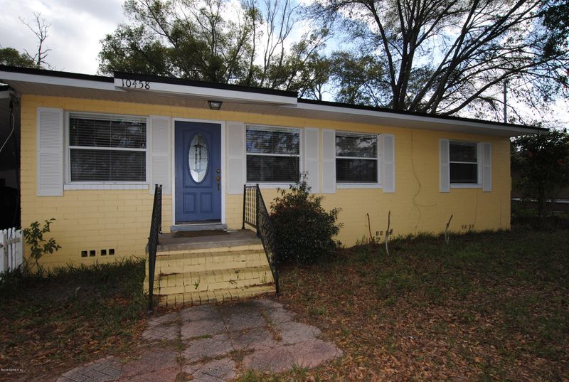 10458 Loys Dr, Jacksonville, FL 32246