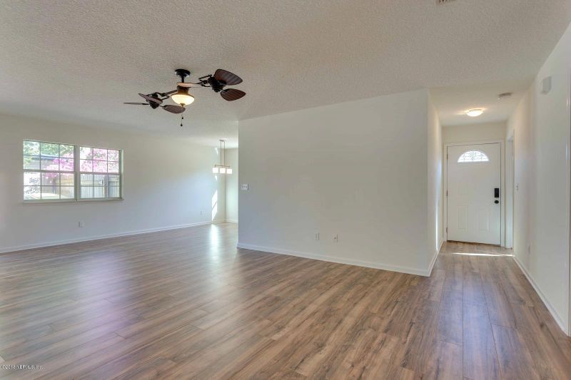 10463 Greenmore Dr, Jacksonville, FL 32246