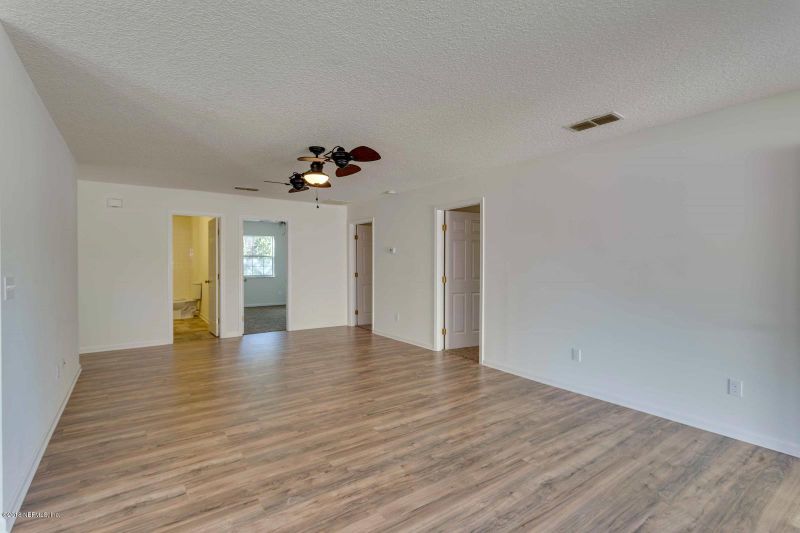 10463 Greenmore Dr, Jacksonville, FL 32246