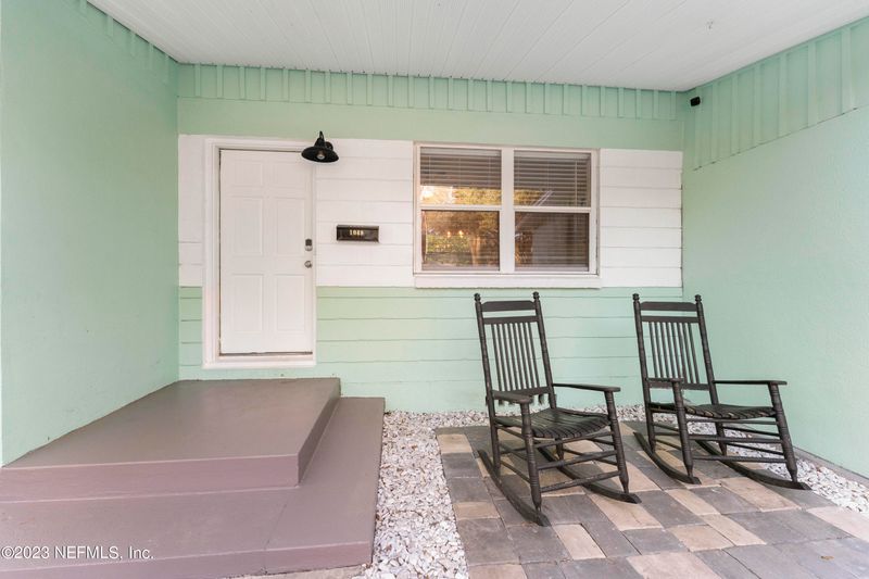1048 Mayer Dr, Jacksonville, FL 32211