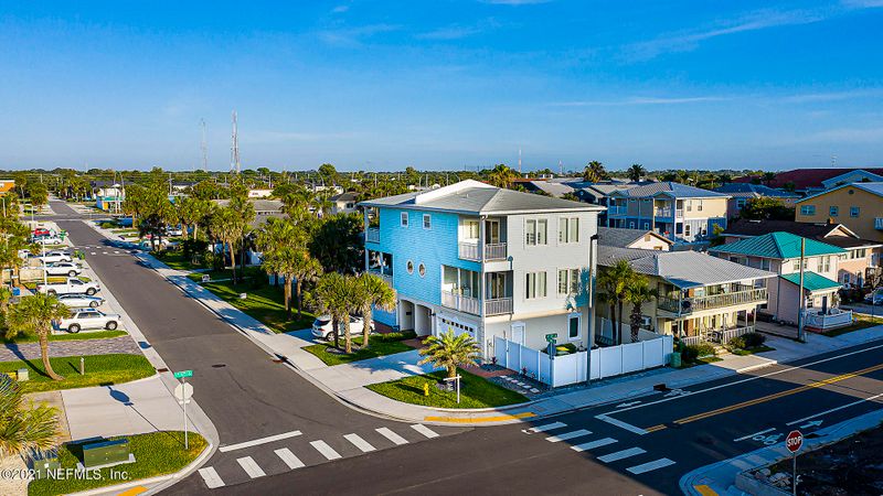 105 12th Ave S, Jacksonville Beach, FL 32250