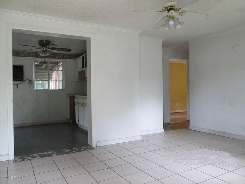 10511 Ithaca Dr, Jacksonville, FL 32218