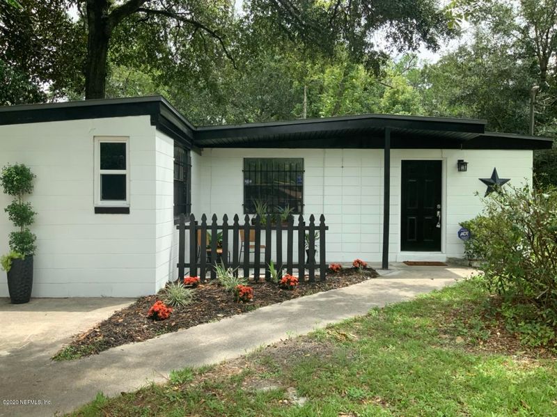 10519 Gailwood Cir E, Jacksonville, FL 32218