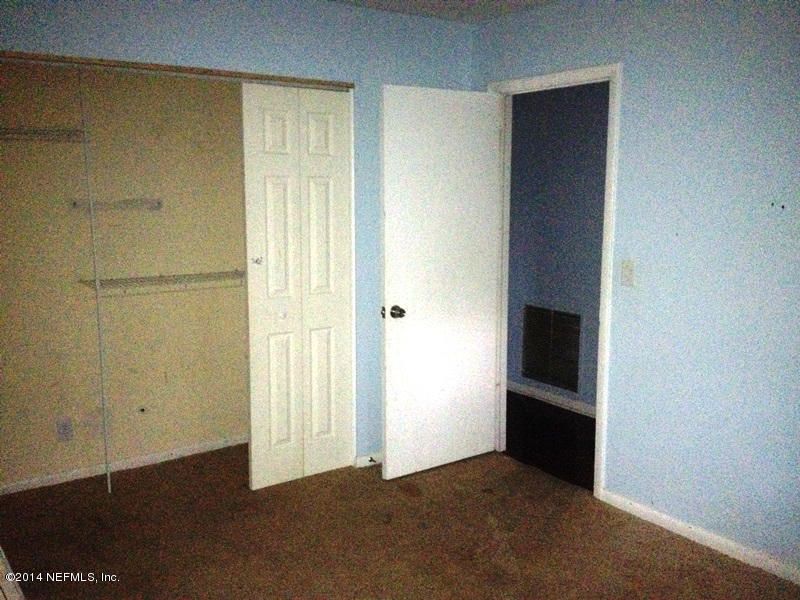 1052 Palisades Dr, Jacksonville, FL 32221
