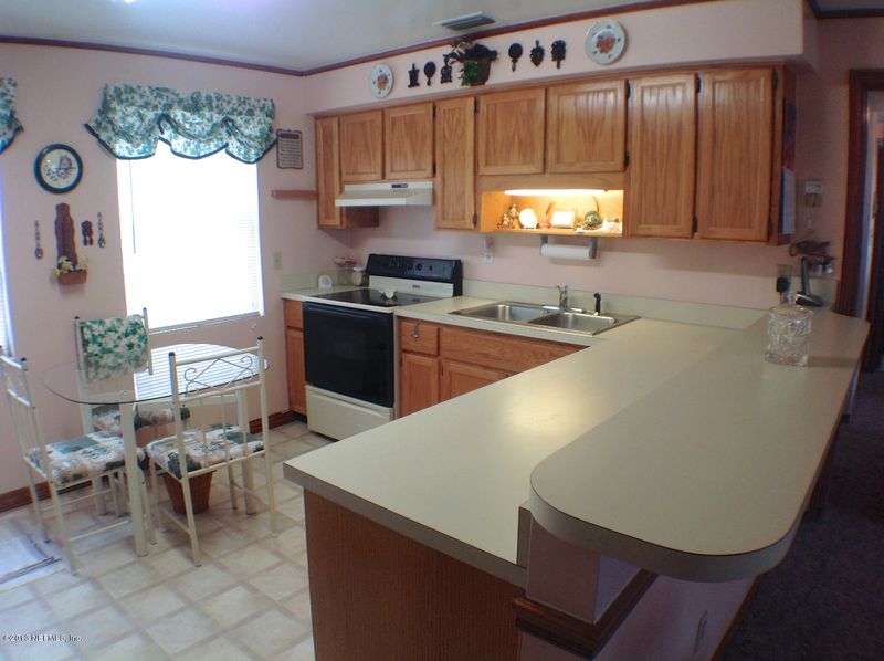 10545 Pine Estates Rd E, Jacksonville, FL 32218