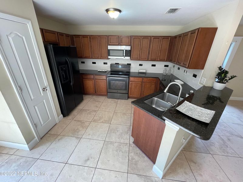 1055 Veronica St, Jacksonville, FL 32205