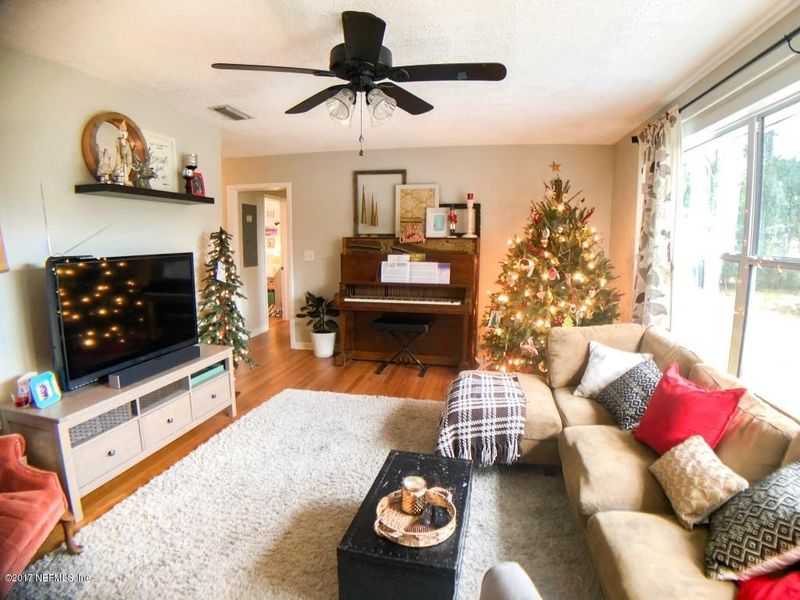 10556 Serena Dr, Jacksonville, FL 32225