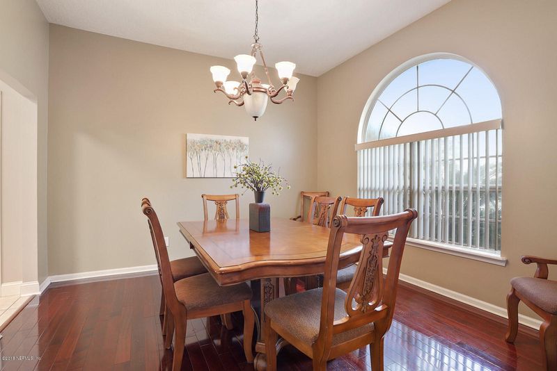1056 Flora Parke Dr, St Johns, FL 32259